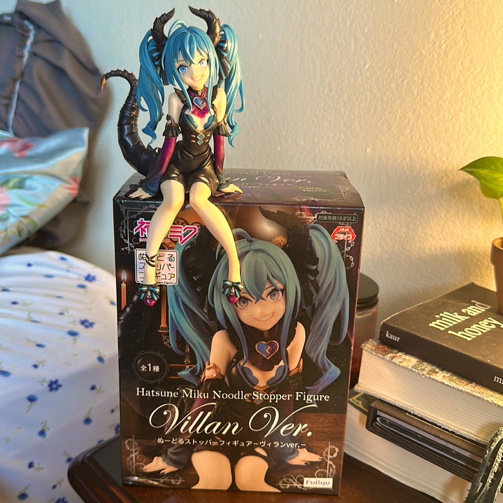 Hatsune Miku Noodle Stopper Figure Villain Ver.